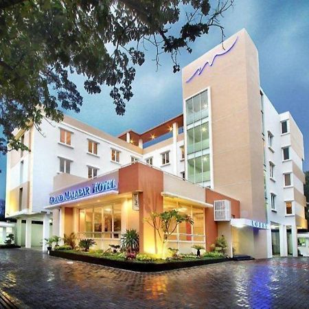 Urbanview Hotel Grand Malabar Bandung Buitenkant foto