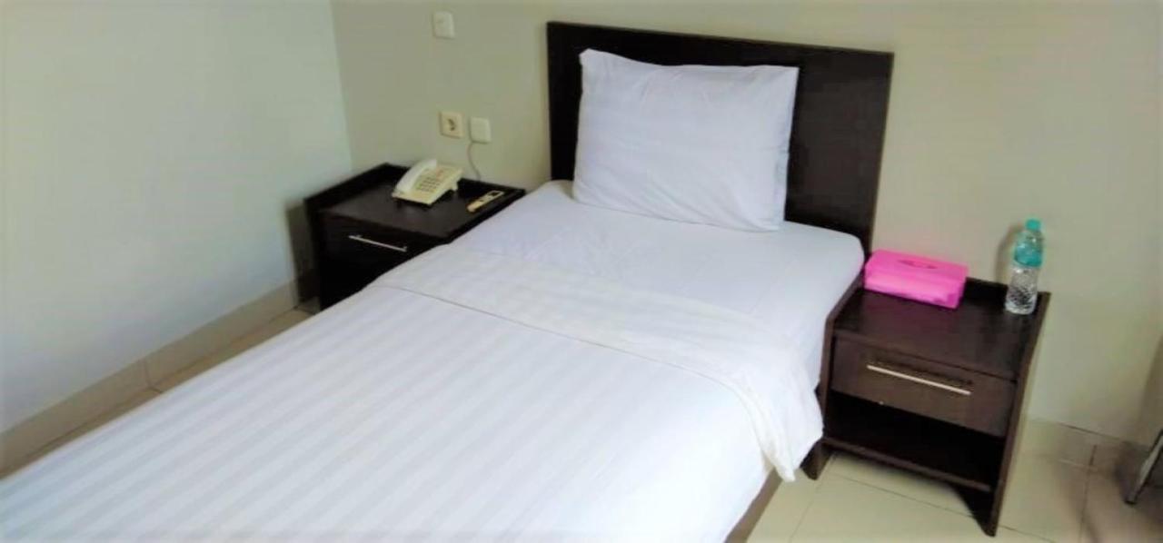 Urbanview Hotel Grand Malabar Bandung Buitenkant foto